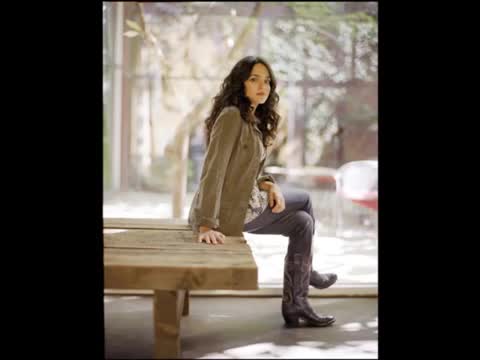 Norah Jones - World of Trouble