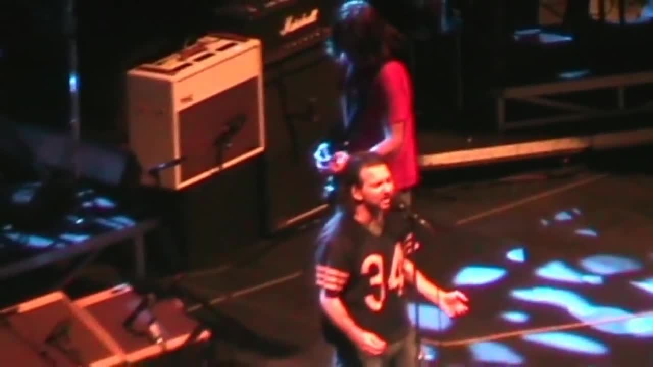 Pearl Jam - Footsteps
