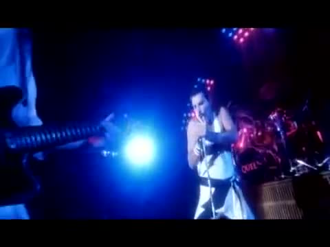 Queen - Hammer to Fall