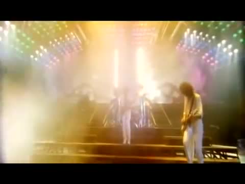 Queen - Hammer to Fall