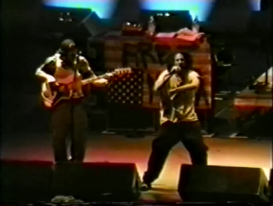 Rage Against the Machine - Mic Check