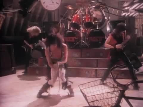 Ratt - Round & Round