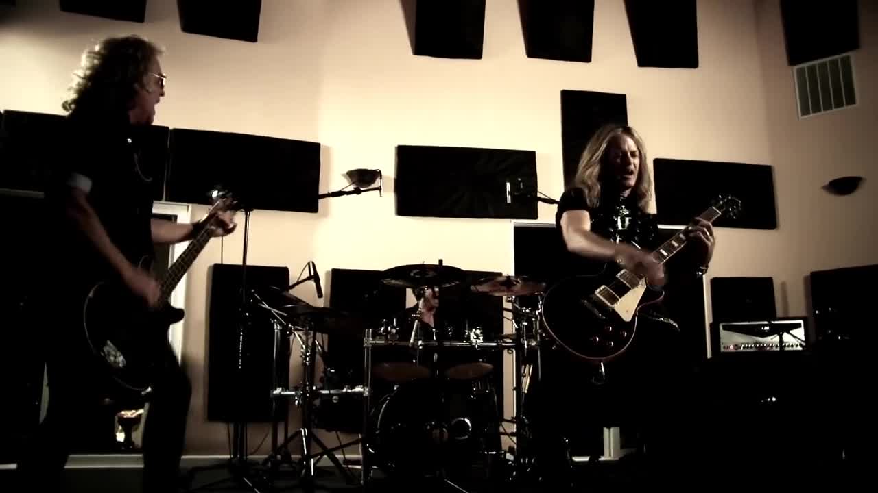 Revolution Saints - Back on My Trail