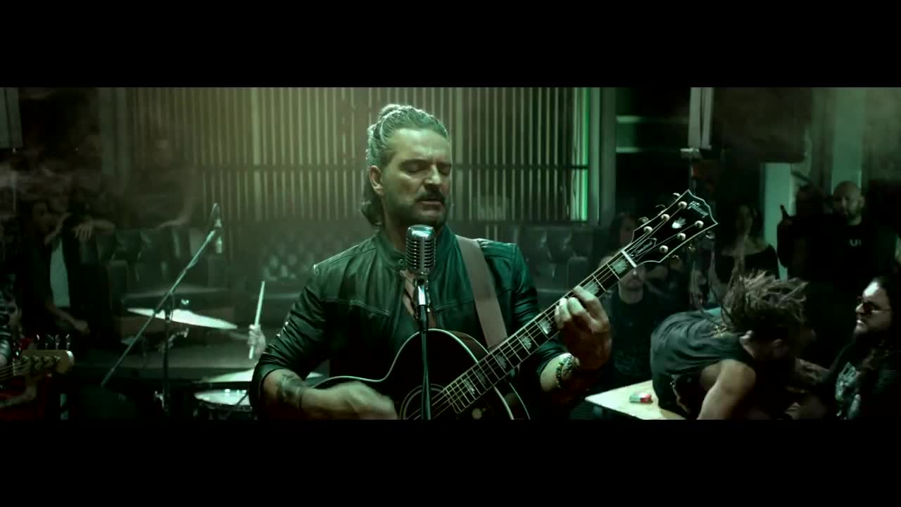 Ricardo Arjona - Ella