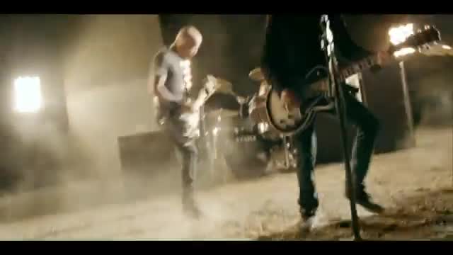 Rise Against - Savior