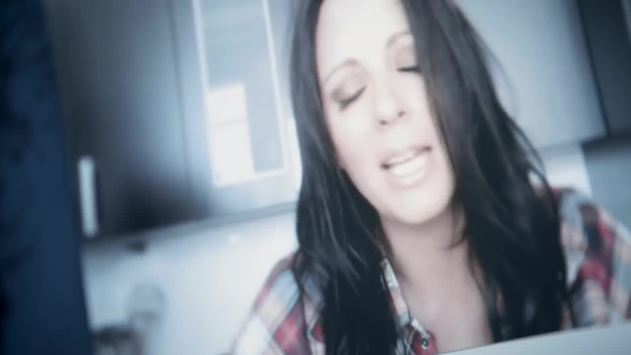 Sara Evans - A Little Bit Stronger