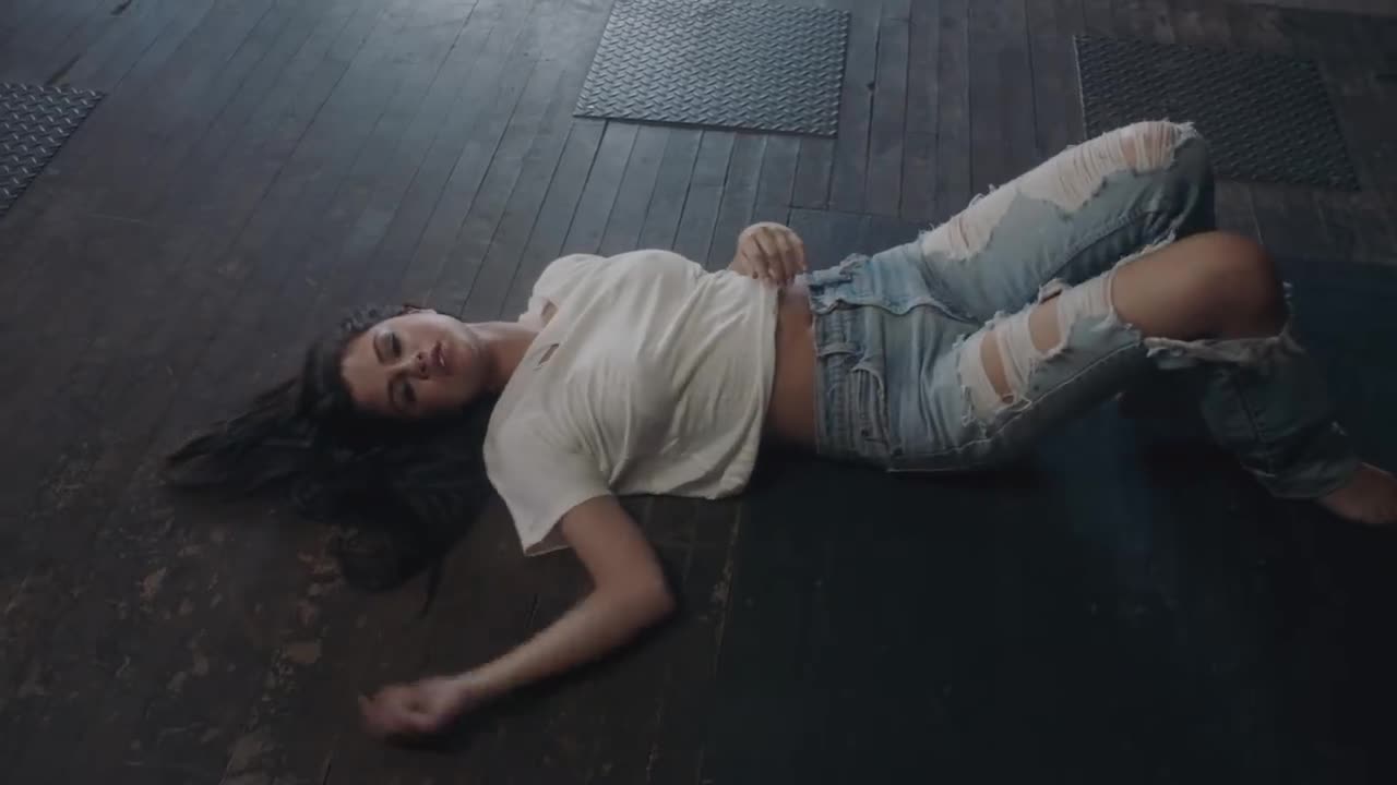 Selena Gomez - Good for You (music video)