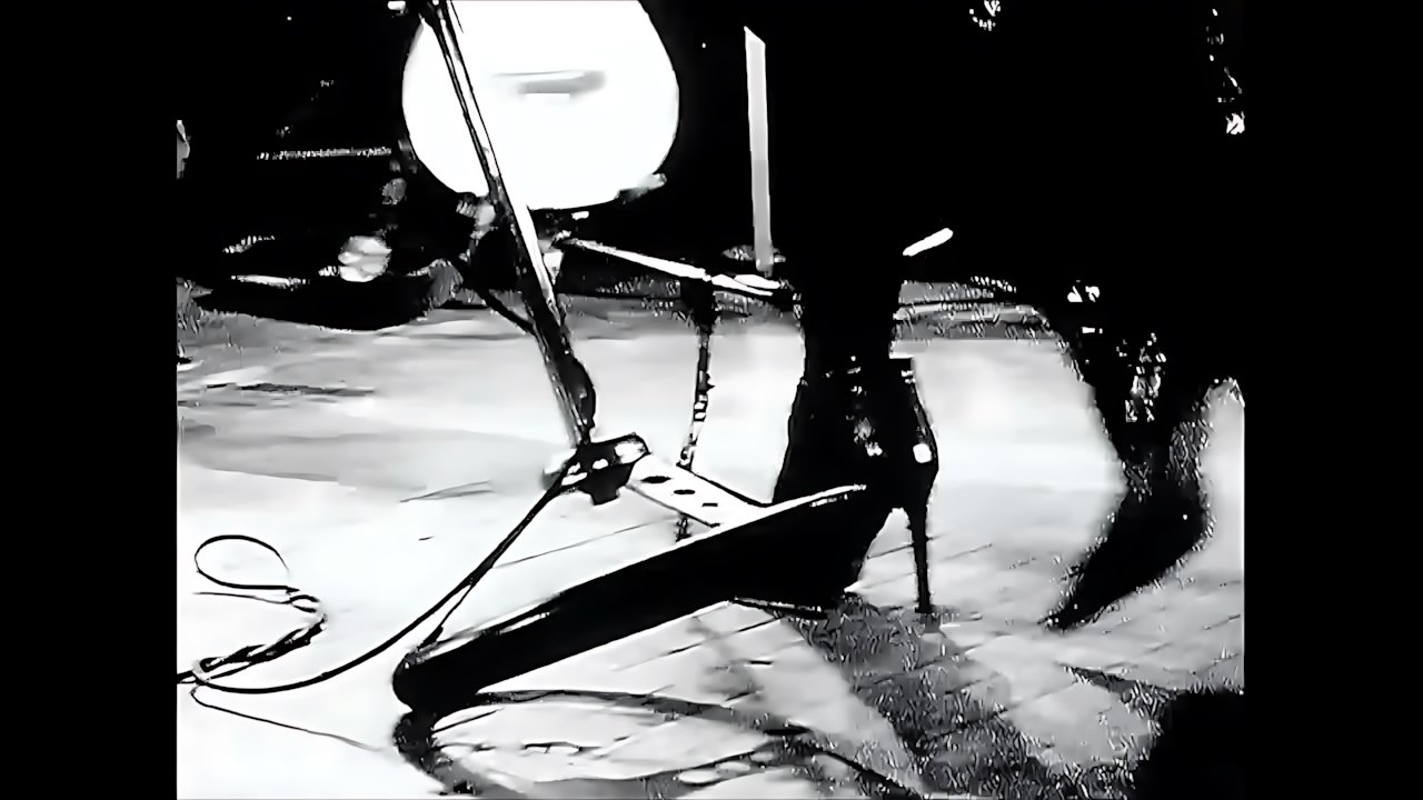 Shakira - 20 Years of Laundry Service