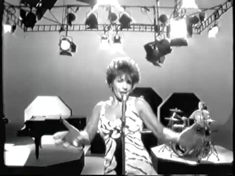 Shirley Bassey - History Repeating