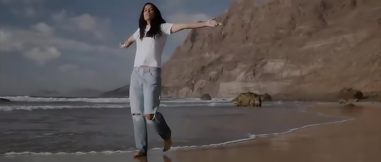 Sofi de la Torre - Dimelo