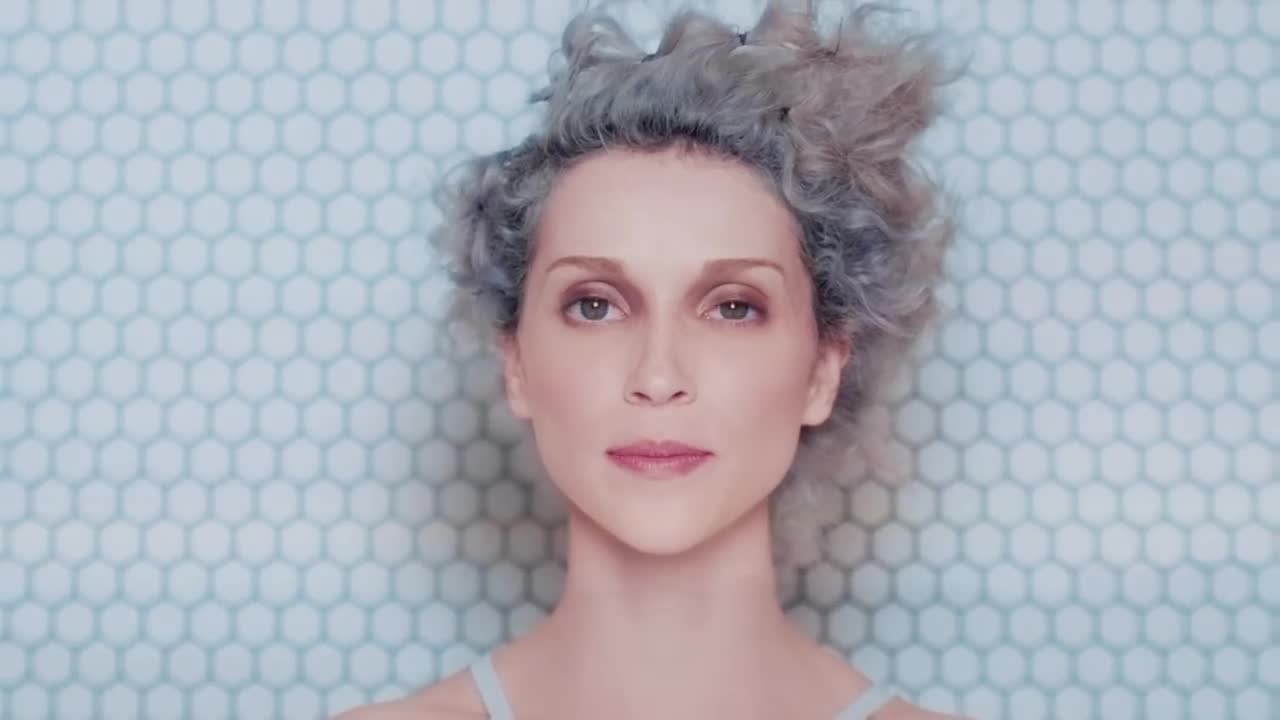 St. Vincent - Birth in Reverse