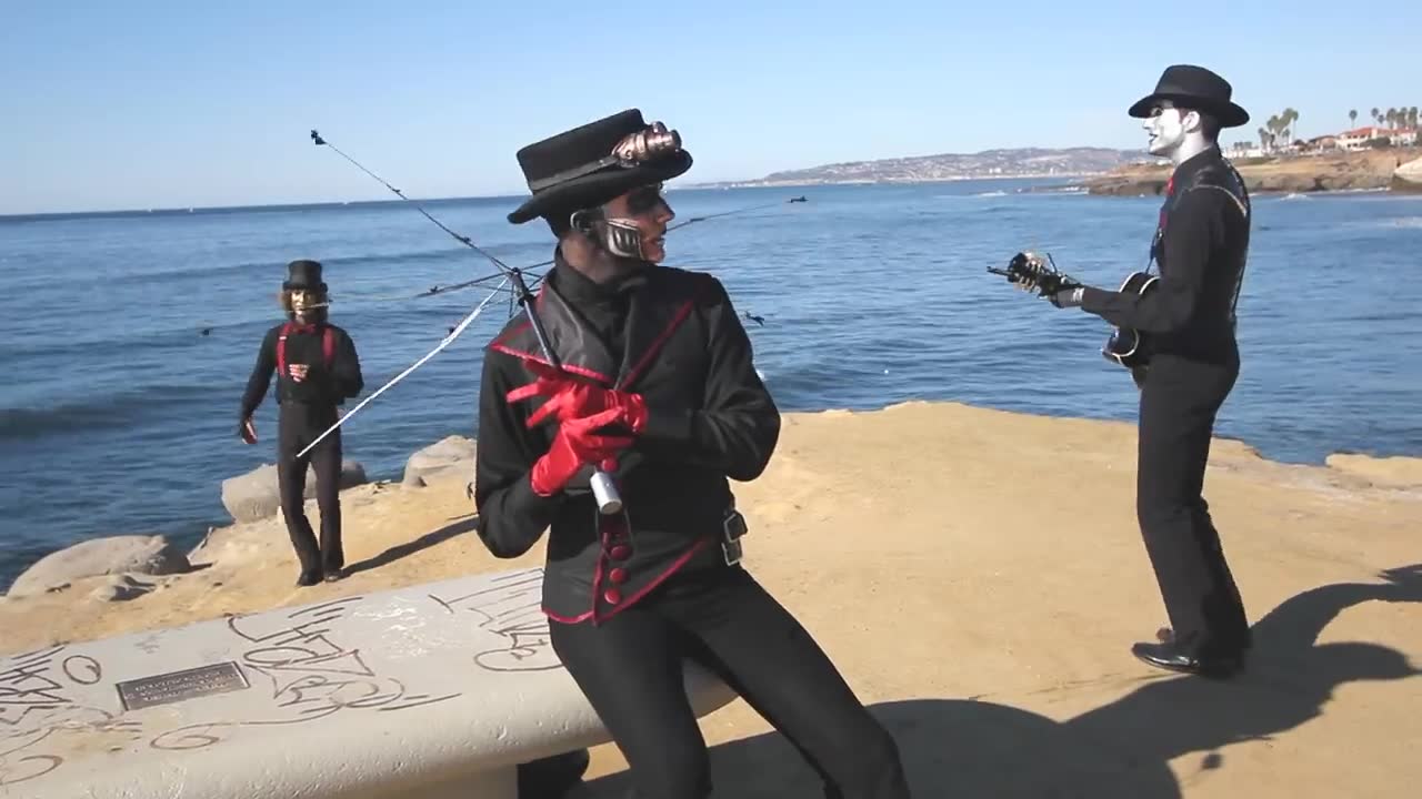 Steam Powered Giraffe - Honeybee