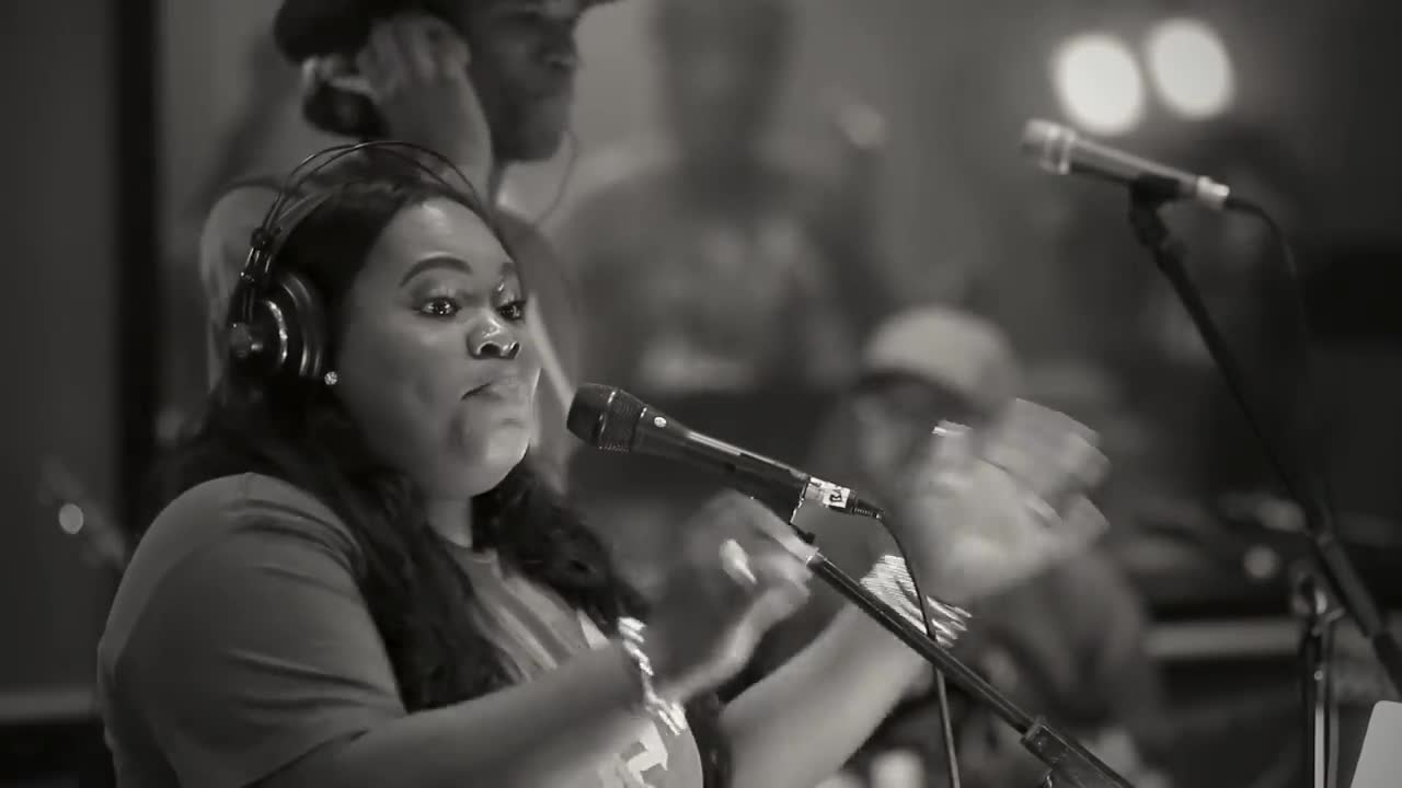 Tasha Cobbs Leonard - You Know My Name