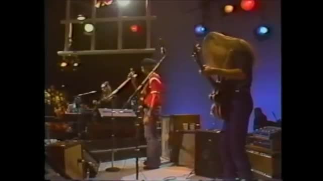 The Doobie Brothers - It Keeps You Runnin'