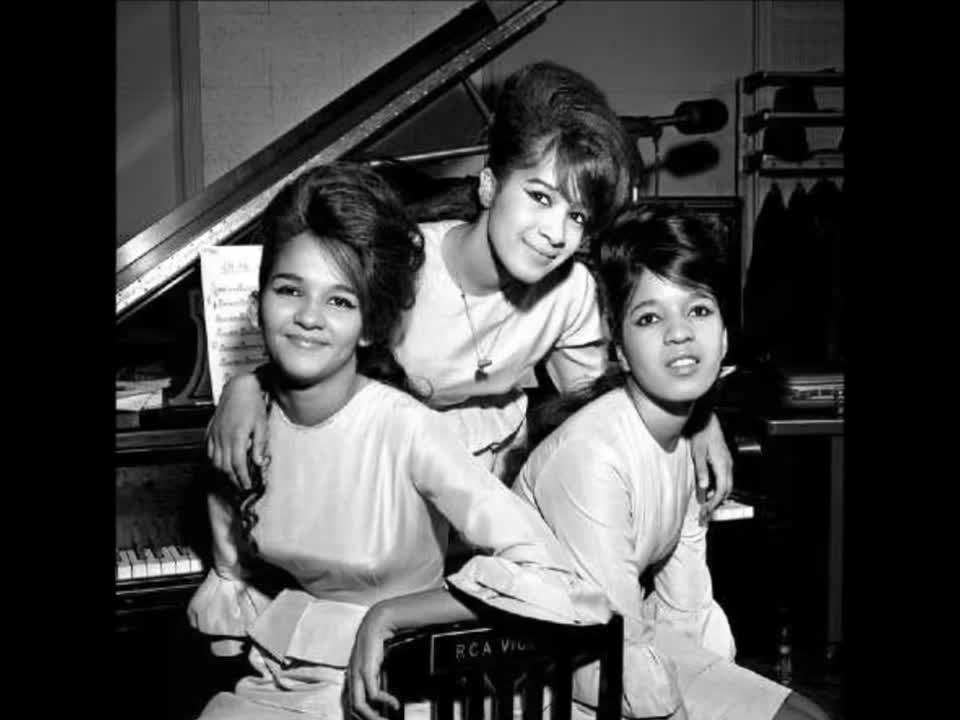 The Ronettes - When I Saw You