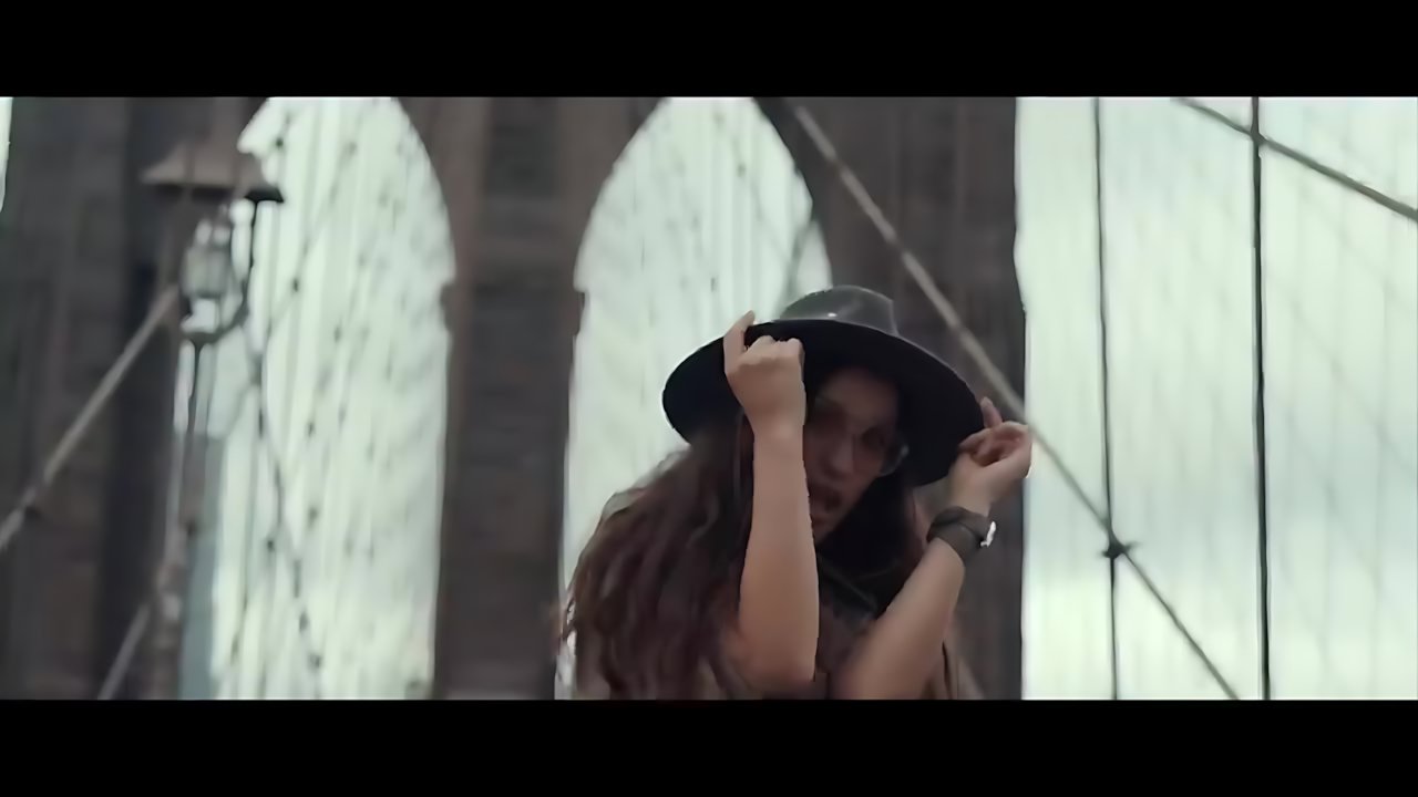 Victoria - One Woman Army