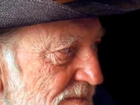 Willie Nelson - Bridge Over Troubled Water