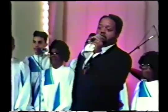 Wilmington Chester Mass Choir - He's Preparing Me (Extended Version)