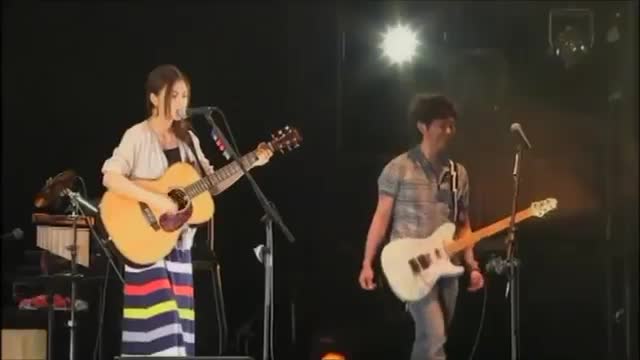 YUI - Laugh away