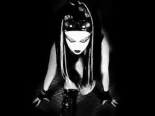 Zombie Girl - Go Zombie