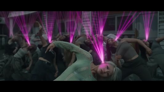 BLACKPINK - ‘뛰어’ M/V