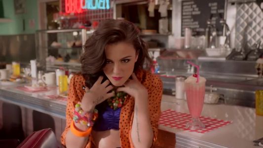 Cher Lloyd - Want U Back