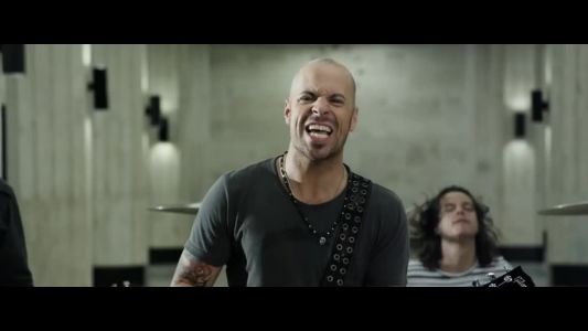 Daughtry - Crawling Back to You
