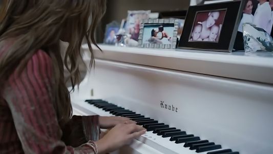 Jennifer Lopez - Nobody’s Watching (Marry Me)