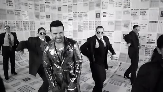 Luis Fonsi - Pasa la página 