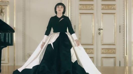 Mireille Mathieu - Le premier regard d'amour (version française)